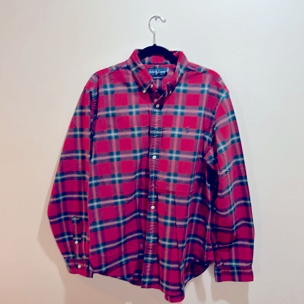 Medium weight, cotton, Ralph Lauren men’s button-down